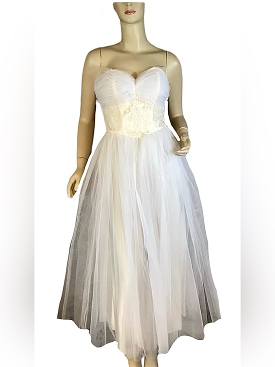 Vintage Dresses & Skirts - VINTAGE 1950'S CORRINE ORIGINALS WHITE & CREAM TULLE & LACE PARTY DRESS (S)
